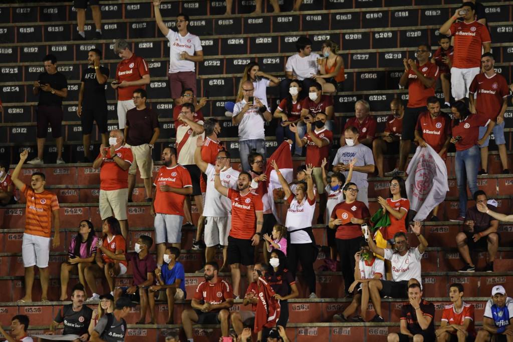 Com frangaço de goleiro, Inter é derrotado pelo Globo e cai na primeira fase da Copa do Brasil