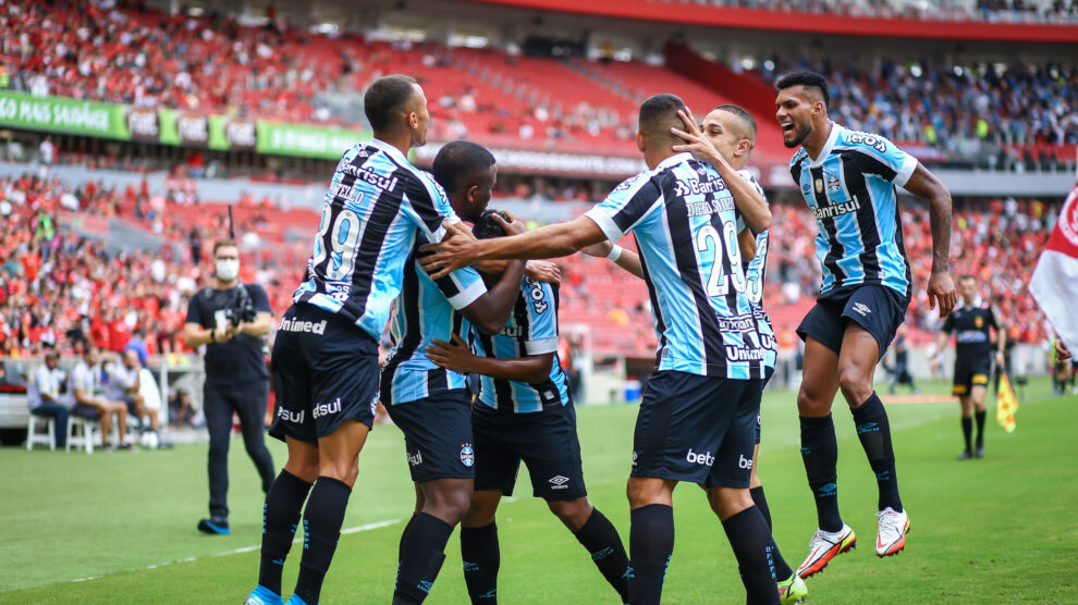 Presidente do Grêmio explica escolha pelo Couto Pereira e atualiza situações da Arena e do CT