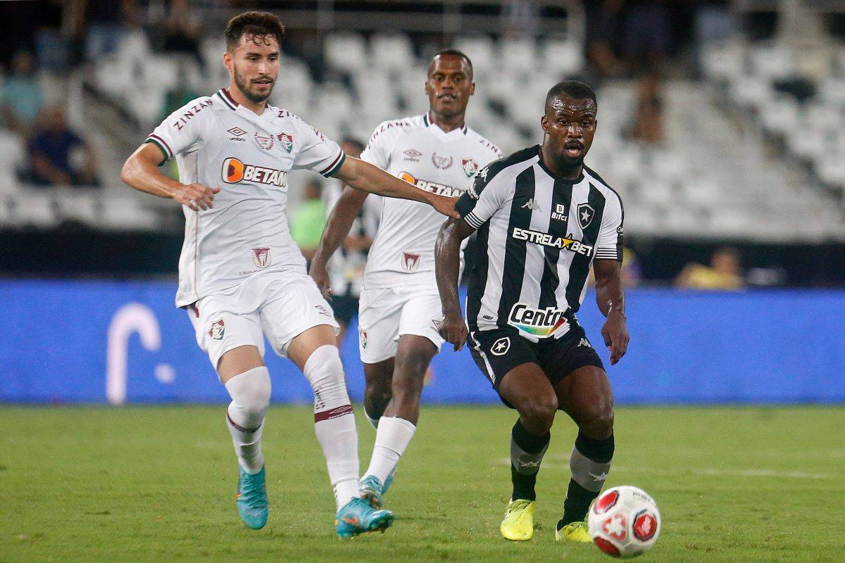 Fluminense vence Botafogo e fica perto da final do Campeonato Carioca