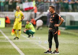 Vítor Pereira dispensa “desculpas” e analisa derrota do Corinthians no Derby: “Não sou mágico”