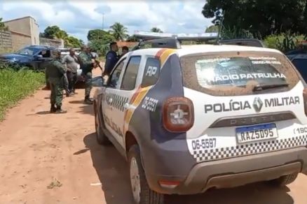 Ladrões morrem em confronto com a PM após roubo a residência