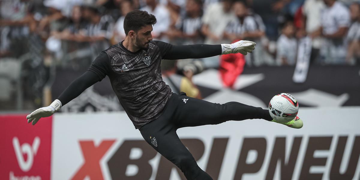 Atlético-MG renova contrato do goleiro Rafael