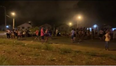 MT: TORNEIRA SECA É CULPA SOLIDÁRIA DO PREFEITO ATUAL, DA  PREFEITA E  PREFEITOS ANTERIORES: :  Moradores protestam contra falta de água em VG