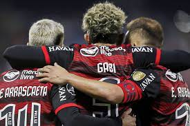 Flamengo vence a Universidade Católica no Chile e segue invicto na Libertadores