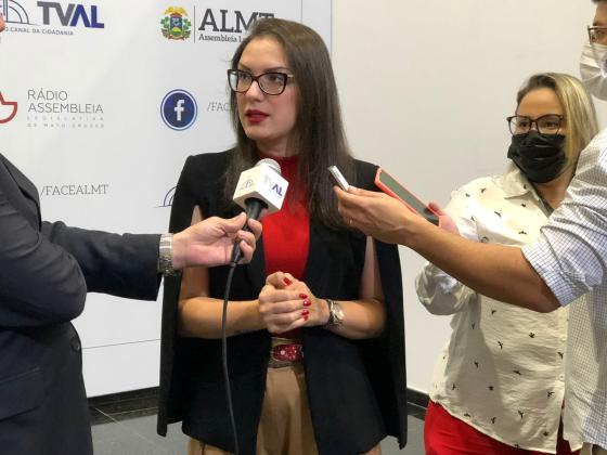 MT:  BEZERRA NA BRONCA:  Janaina peita MDB, descarta Tebet e está fechada com Bolsonaro