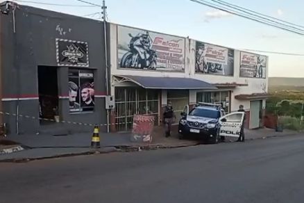 Líder do CV é morto a tiros em barbearia enquanto jogava sinuca