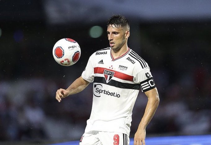 Artilheiro do Brasileirão, Calleri tem média de um gol por jogo na competição