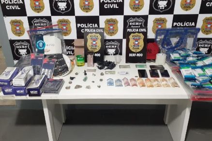 Polícia prende quatro pessoas envolvidas com tráfico de drogas