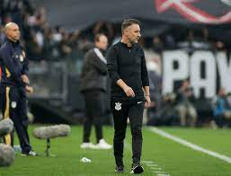 Vítor Pereira reconhece primeiro tempo ruim no clássico e projeta Corinthians contra o Alwas Ready