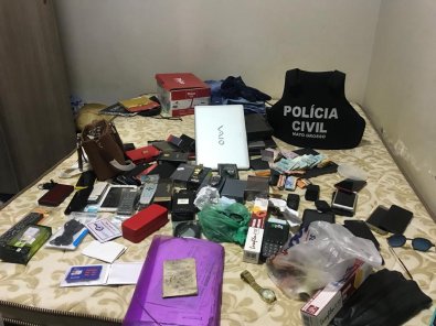 PCs prendem traficante com drogas, R$ 7,5 mil, eletrônicos e jóias em MT