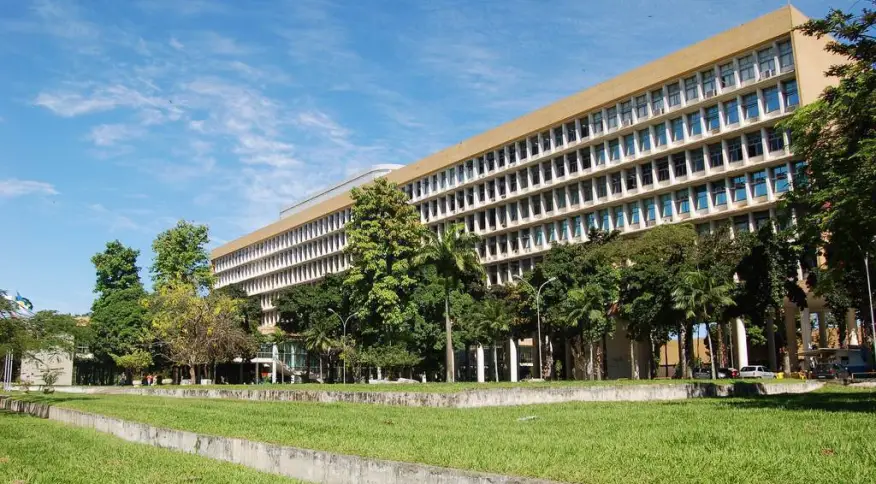 UFRJ aprova cotas obrigatórias nos cursos de pós-graduação