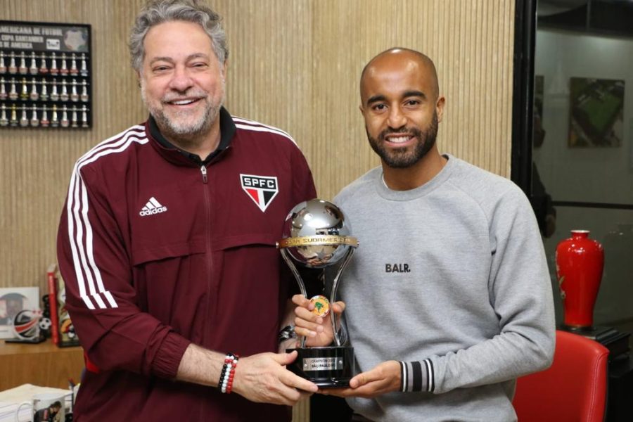 Lucas Moura faz nova visita ao Morumbi e relembra conquista da Sul-Americana