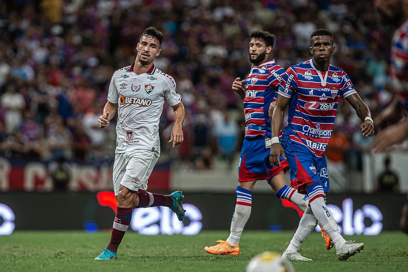 Cano comemora vitória do Fluminense fora de casa pelas quartas da Copa do Brasil