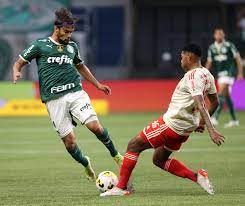 Negociado, Scarpa lidera estatísticas ofensivas do Palmeiras no primeiro turno