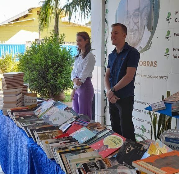 MT:  Escola da rede estadual recebe doação de livros em ação da OAB de Lucas do Rio Verde