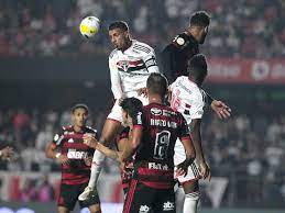 São Paulo x Flamengo: confira desfalques, prováveis escalações e mais