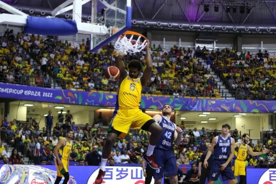 BASQUETE:   Brasil bate Uruguai na despedida da fase de grupos da Copa América de Basquete