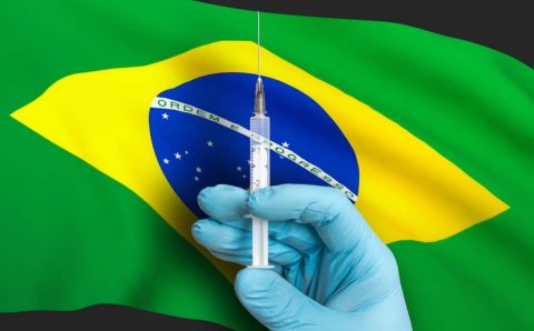 Falta de imunizantes e problemas de saneamento podem comprometer sucesso da primeira campanha pública de vacinação contra a dengue no Brasil