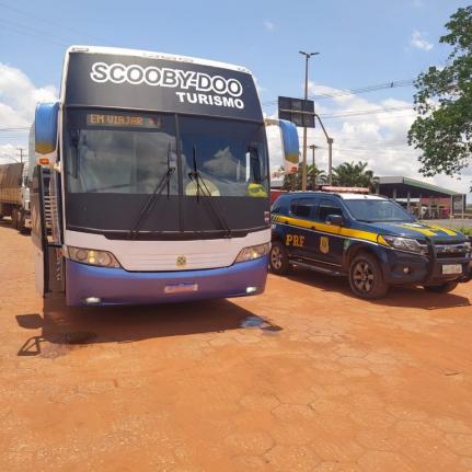 ‘Ônibus pirata’ é retirado de circulação em Barra do Garças