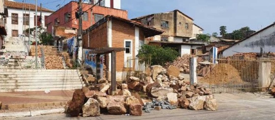 MT:  GARIMPO ILEGAL:   Prefeitura embarga obra no Centro Histórico por suspeita de garimpagem