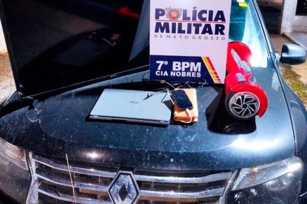 CHUMBO TROCADO: Suspeito de roubar carro troca tiros com a polícia e é preso