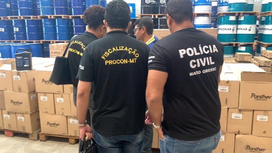 Polícia Civil, ANP e Procon apreendem mais de 63,7 mil litros de óleo lubrificante clandestino na Capital