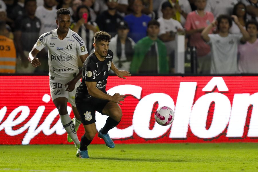 Róger Guedes marca no fim e Corinthians bate o Santos por 1 a 0 na Vila Belmiro