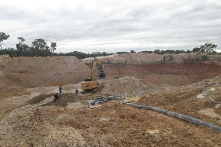 CRIME AMBIENTAL: Equipes da PM fecham garimpos ilegais e apreendem maquinários