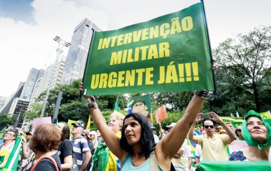 DEMOCRACIA, NÃO!!  DITADURA MILITAR, SIM!!:  Bolsonaristas convocam greve para segunda e caminhoneiros dizem que não organizam atos