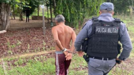 Homem é preso por se tocar e mostrar pênis a duas crianças