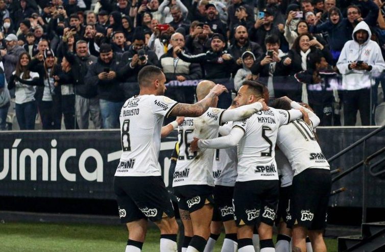 Corinthians realiza treino tático visando confronto direto com o Cuiabá