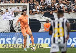 Cássio lamenta saída de Vítor Pereira do Corinthians: “Ele tinha o respeito de todo mundo”