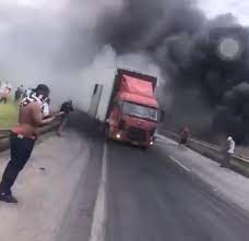 “Tropa do fura bloqueio”: veja as torcidas que enfrentaram protestos nas rodovias do Brasil