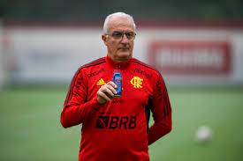 Flamengo tenta se aproximar de renovação com Dorival Júnior