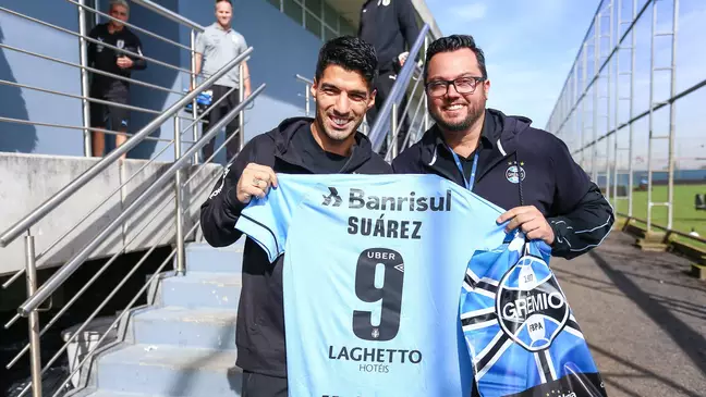 Grêmio contrata o atacante uruguaio Luis Suárez