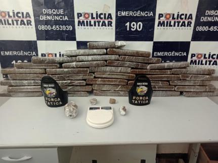 Traficante é preso com 35 tabletes de maconha escondidos em casa no Altos da Serra