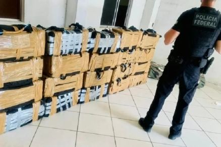 700 KG DE DROGA: PF apreende cocaína que seriam transportados em cascos de navios