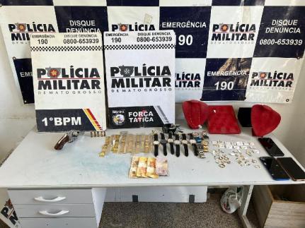 Polícia Militar prende trio e recupera peças roubadas de joalheria em Cuiabá