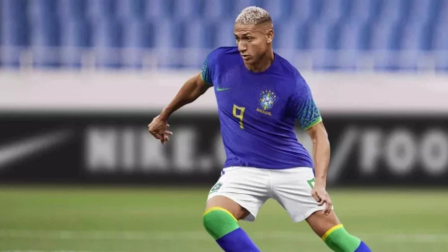 Brasil irá jogar com camisa azul contra Camarões; cor teve inspiração em santa católica