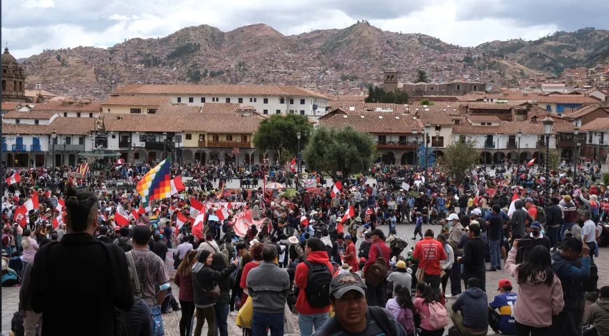 Protestos no Peru bloqueiam turistas doentes e famintos em cidade remota