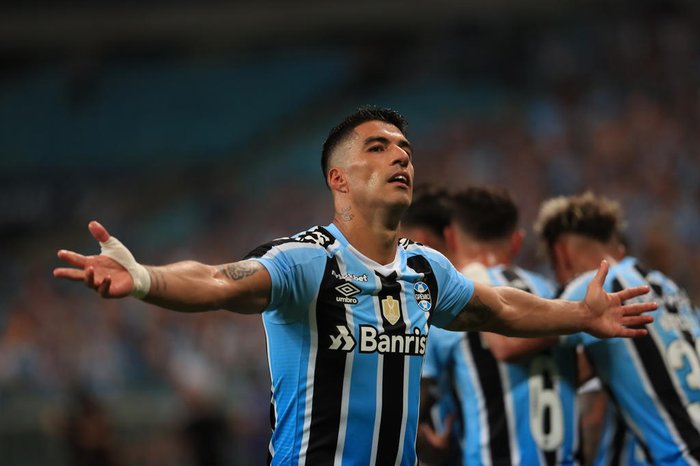 Com gol de Suárez no final, Grêmio vence Brasil de Pelotas e mantém liderança do Gaúchão