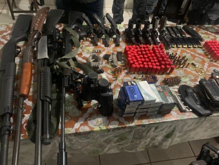 EM FELIZ NATAL: PM desarticula quadrilha após invasão de fazenda e apreende 12 armas e 994 munições