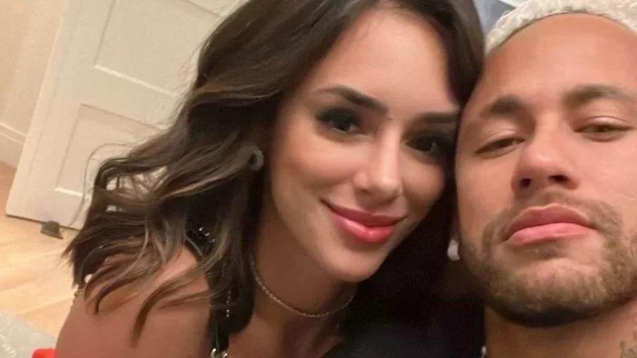 Após rumores de reconciliação, Bruna Biancardi ganha flores de Neymar