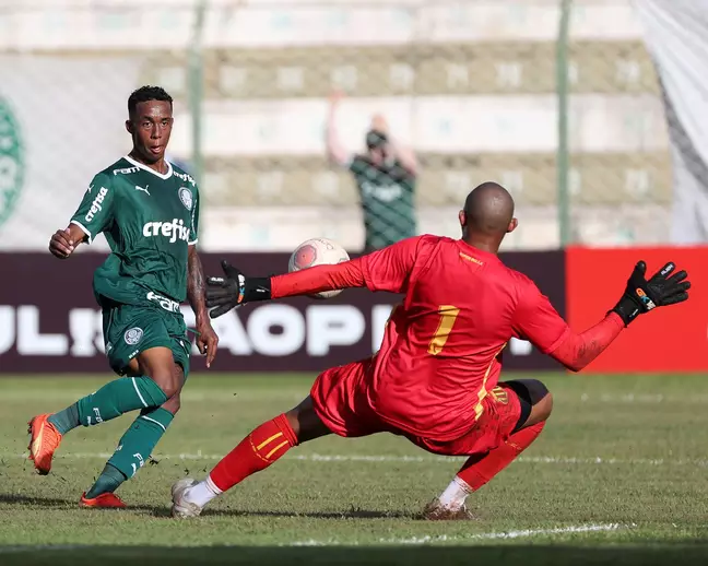 Autor de golaço em classificação na Copinha, atacante do Palmeiras mira bicampeonato