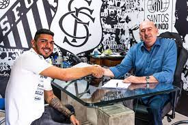 Santos renova contrato do goleiro João Paulo até o final de 2027