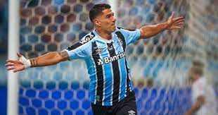 Com gol de Suárez, Grêmio vence Caxias na estreia do Campeonato Gaúcho