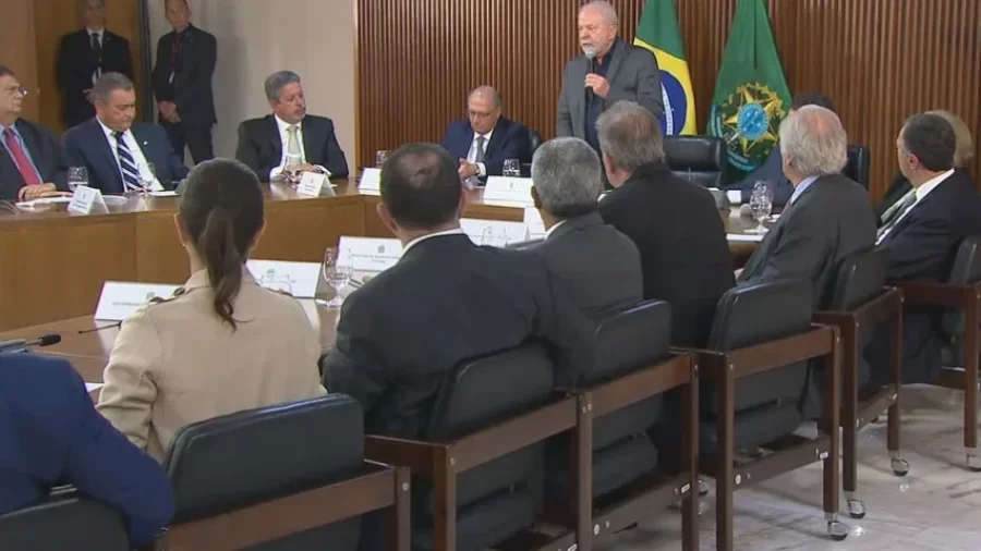 Governadores se reúnem com Lula para pedir compensação do ICMS