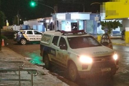 NA MADRUGADA: Homem é assassinado com diversos tiros no meio de rua em Juína