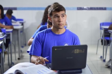 MT:  Governo já disponibilizou mais de 48 mil chromebooks a estudantes