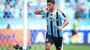 Renato Gaúcho elogia empenho de Suárez no Grêmio